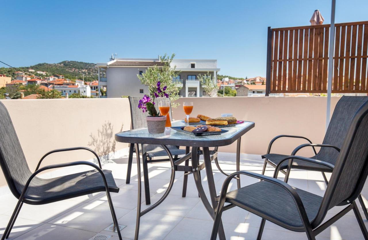 Iria'S Luxury Apartments Лименария Экстерьер фото